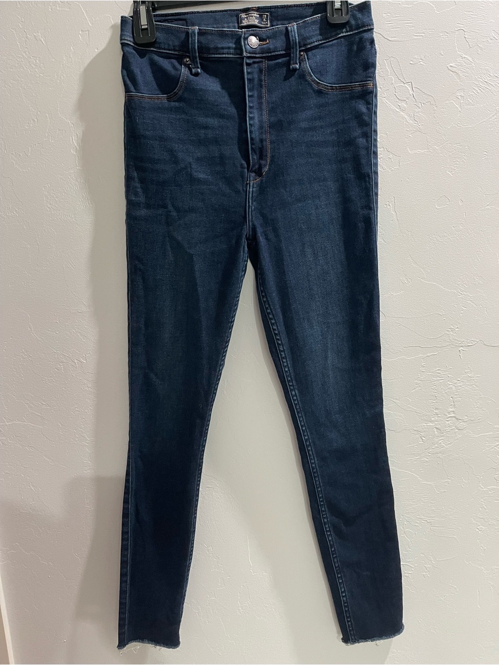 Abercrombie & Fitch Dark Indigo High-Rise Skinny Jeans Size 8